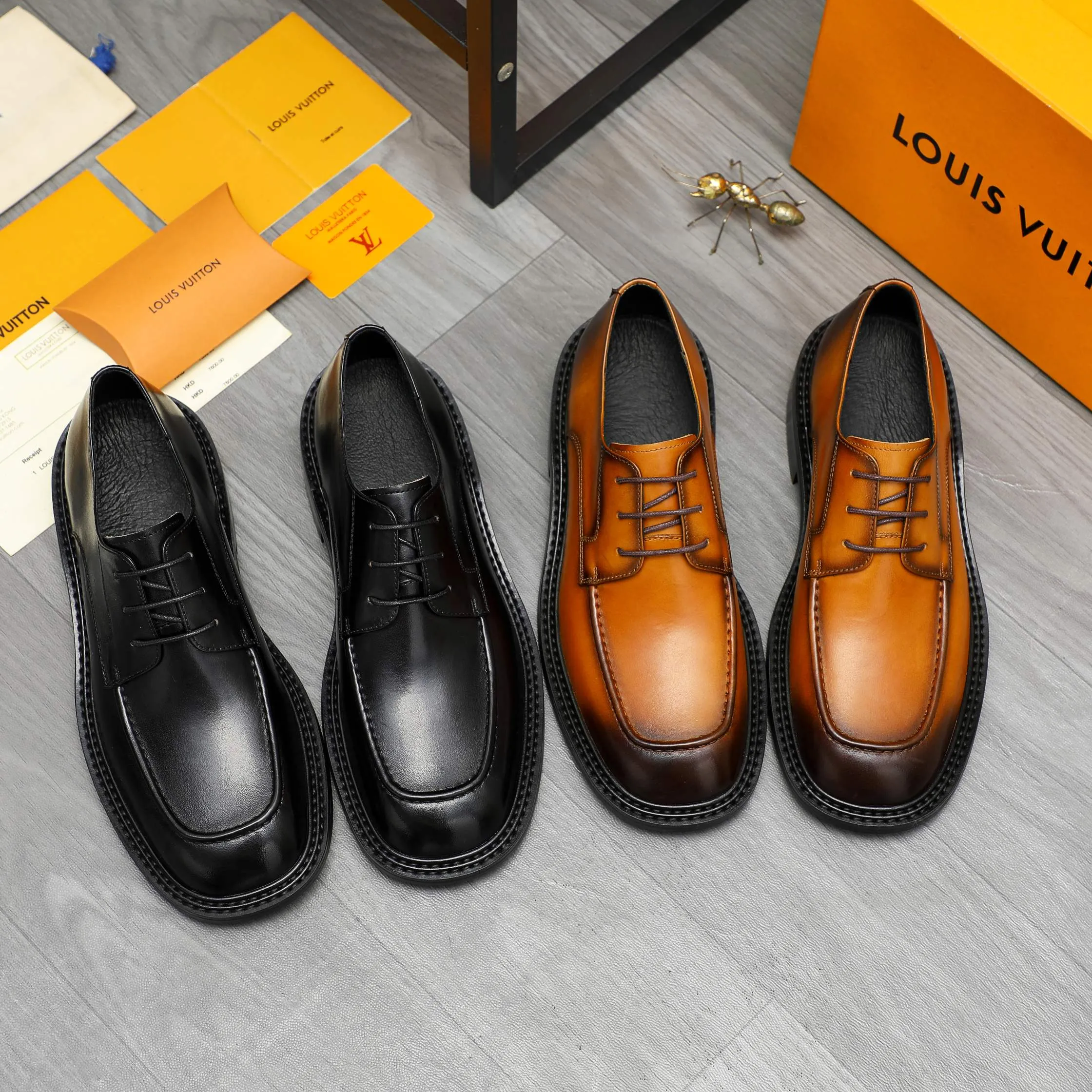 Men's shoes 💰600 Product trademark: LV "Louis Vuitton" business casual lace-up leather shoes Regular size: 37-46 Product materials: Selected high-quality color-brushed cowhide upper, pigskin lining, rubber outsole